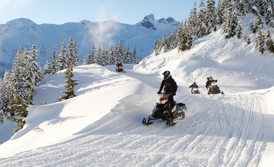 snowmobile tours in canada